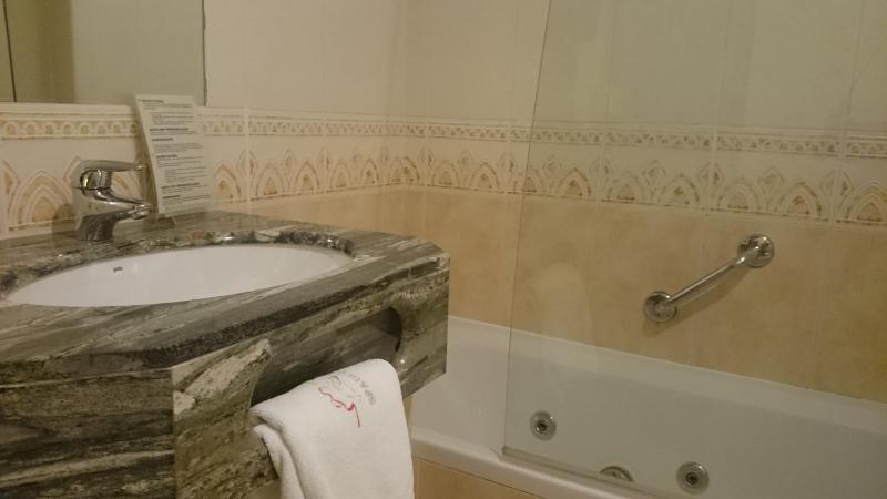 Special Offer - Double or Twin Room image 3