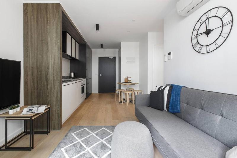 Modern and Cosy Parkland Retreat near Yarra River - image 9