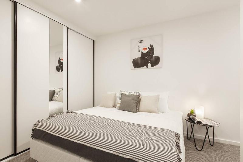 Modern and Cosy Parkland Retreat near Yarra River - image 8