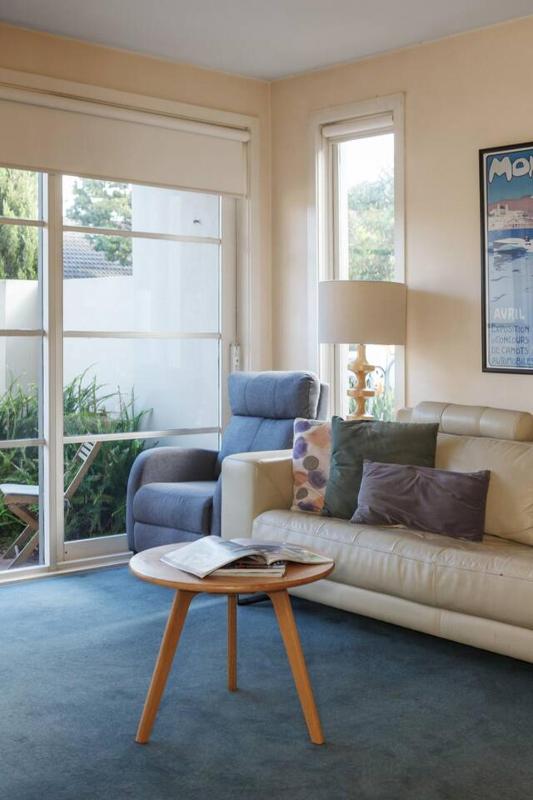 Patio Charm in Buzzing Richmond with Parking - image 10