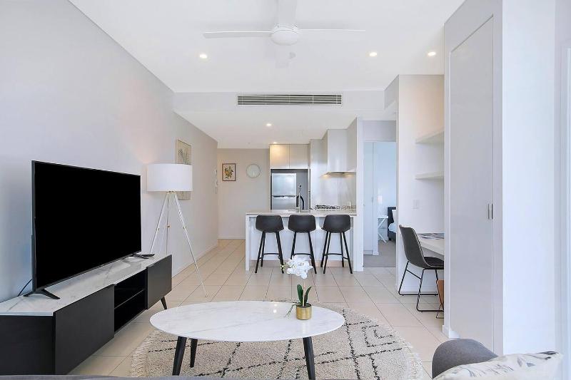 Soaring Skyline on Southside at Resort-Style Stay - image 16