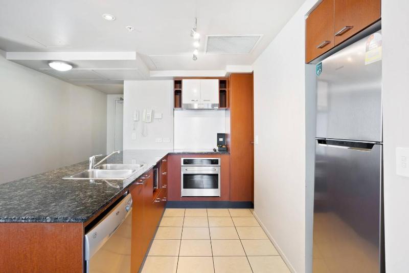 'Towers of Chevron' Blissful Resort-Style Living - image 16