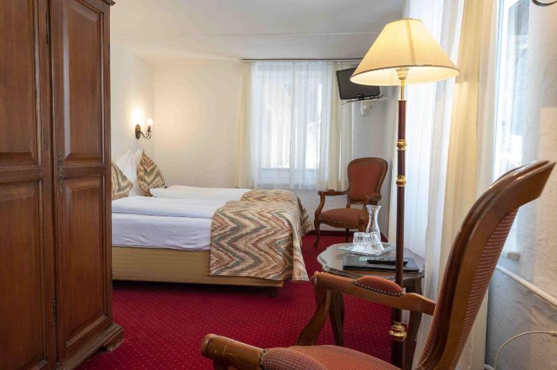 Standard Double Room image 4