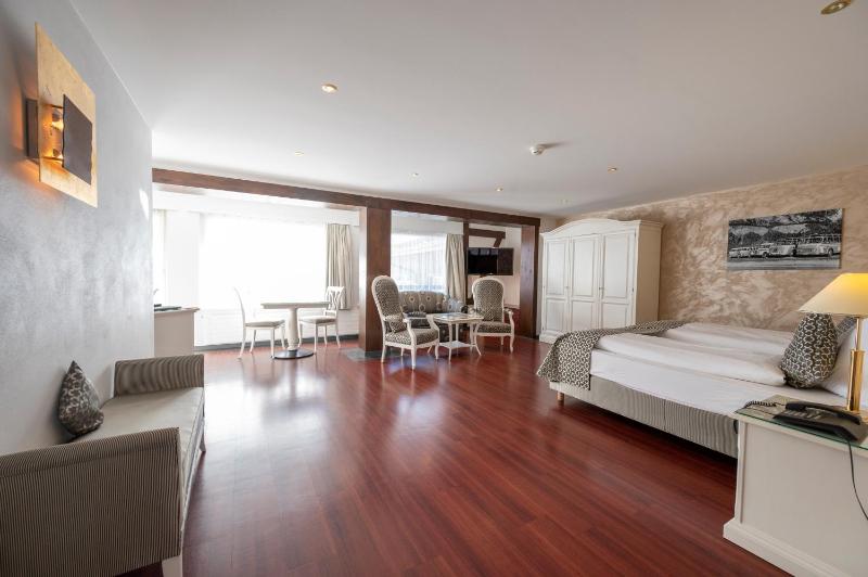 XXL Suite image 4
