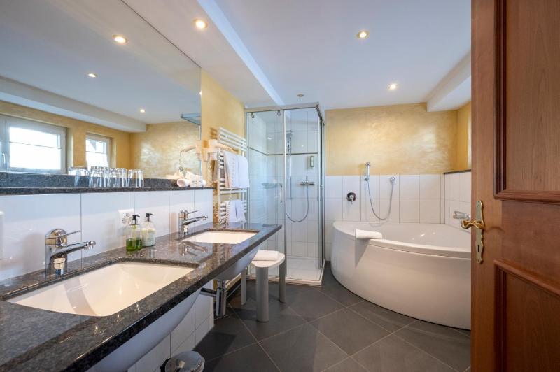 XXL Suite image 3