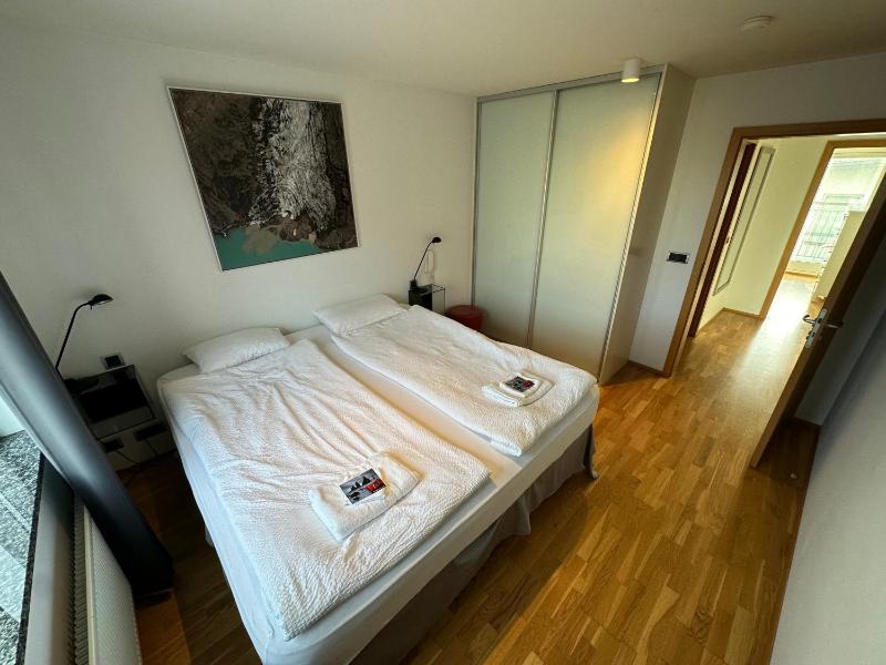 Two-Bedroom Apartment with Balcony -Vesturgata  image 4