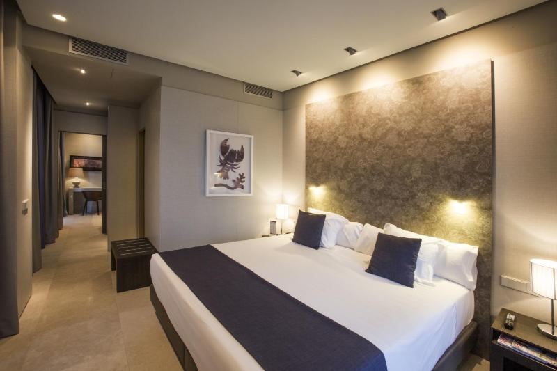 Superior Queen Room image 4