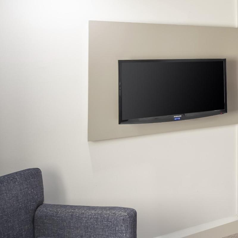 1 Super King Bed Premium Lounge Access image 3