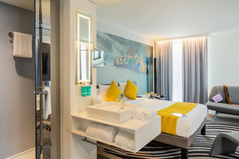 Suite with Double Bed image 3