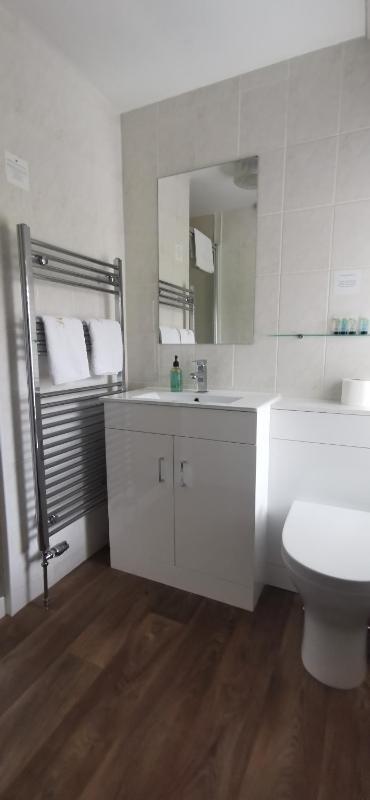 Double Room image 3
