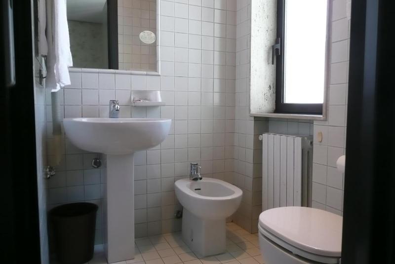 Club Hotel - image 24