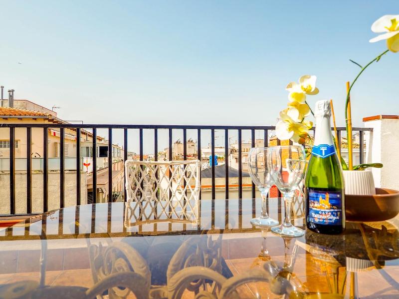 Sea and Sand Penthouse by Hello Homes Sitges - image 46