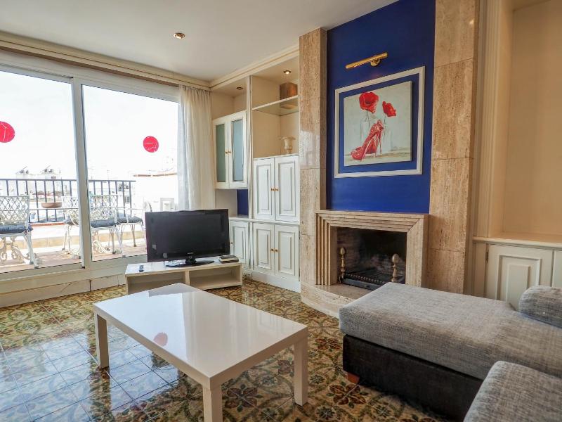 Sea and Sand Penthouse by Hello Homes Sitges - image 7
