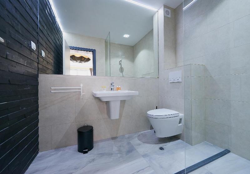 Junior Suite with Balcony (2 Adults + 1 Child) image 2