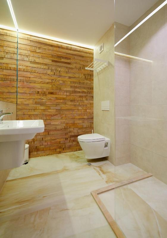 Standard Double or Twin Room with Balcony image 4