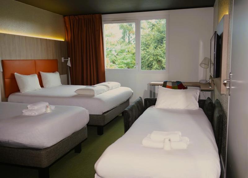 Quadruple Room image 4