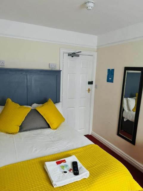 Single Room image 3