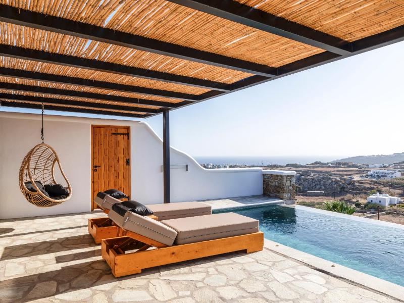 Grand Two Bedroom Villa Private Pool & Sea View image 1