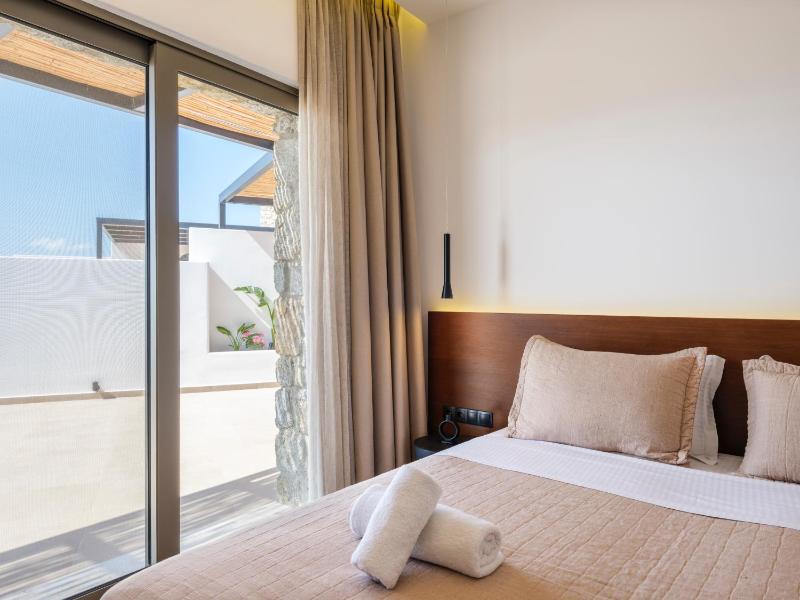 Superior Two Bedroom Suite Private Pool & Sea View image 3