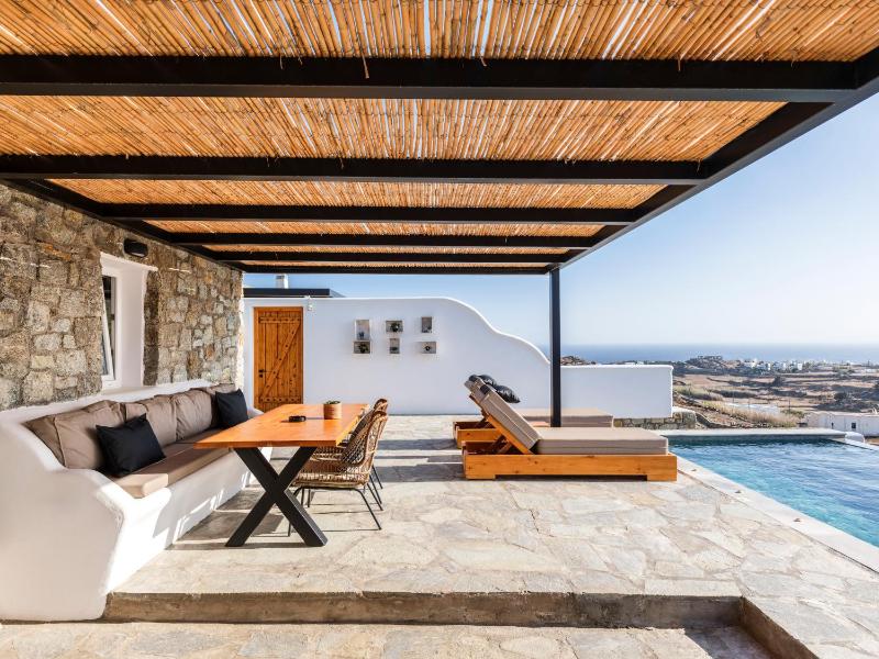 Deluxe Two Bedroom Villa Private Pool & Sea View image 3