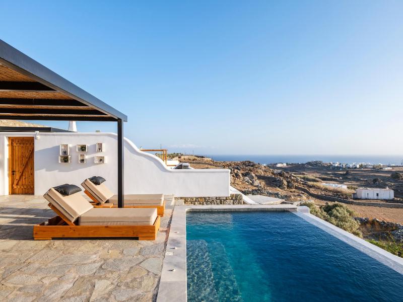 Deluxe Two Bedroom Villa Private Pool & Sea View image 1
