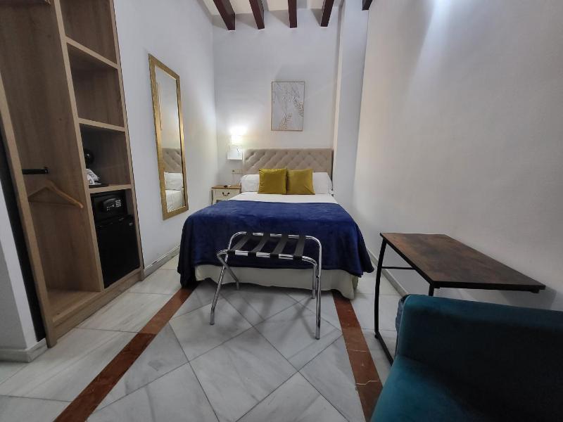Interior Single Room image 3