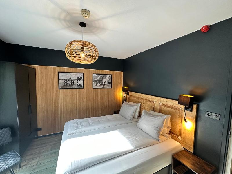 Double Room with Terrace image 1