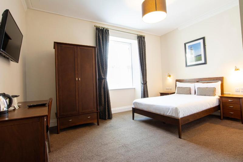 Standard Double Room image 3