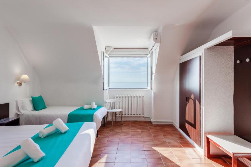 Triple Room with Sea View image 4