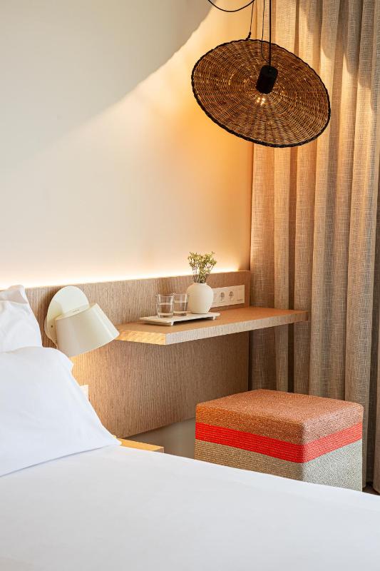 Premium Double Room with Sea View image 2