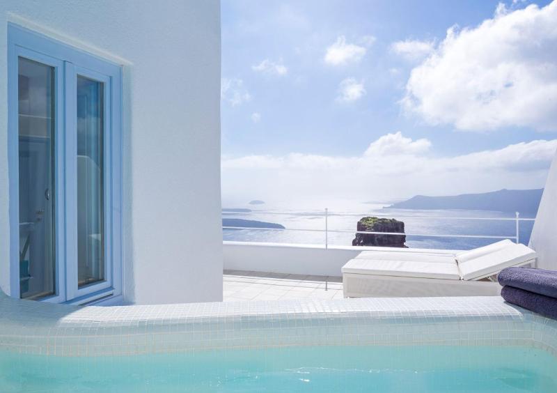 Astra Suite with Outdoor Hot Tub image 3