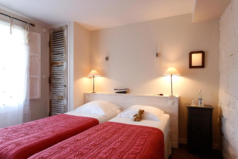 Superior Double Room image 3