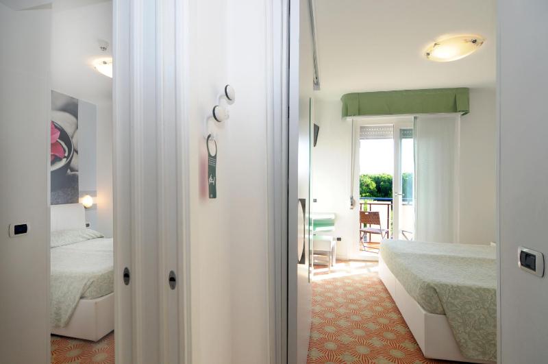Two Connecting Double Rooms image 1