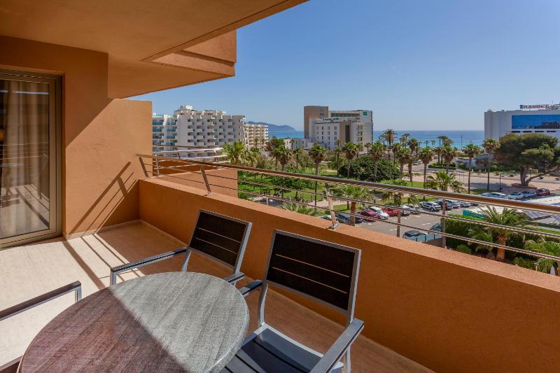 Suite with Balcony image 3