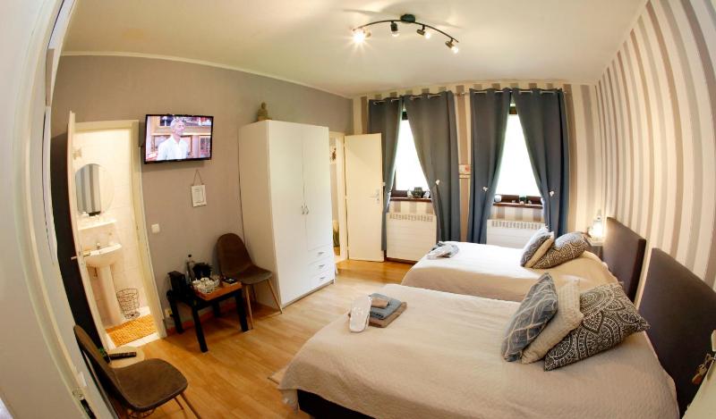 Double Room with Garden View image 3