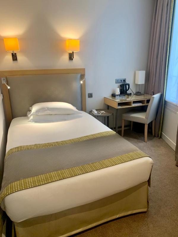 Standard Single Room image 4