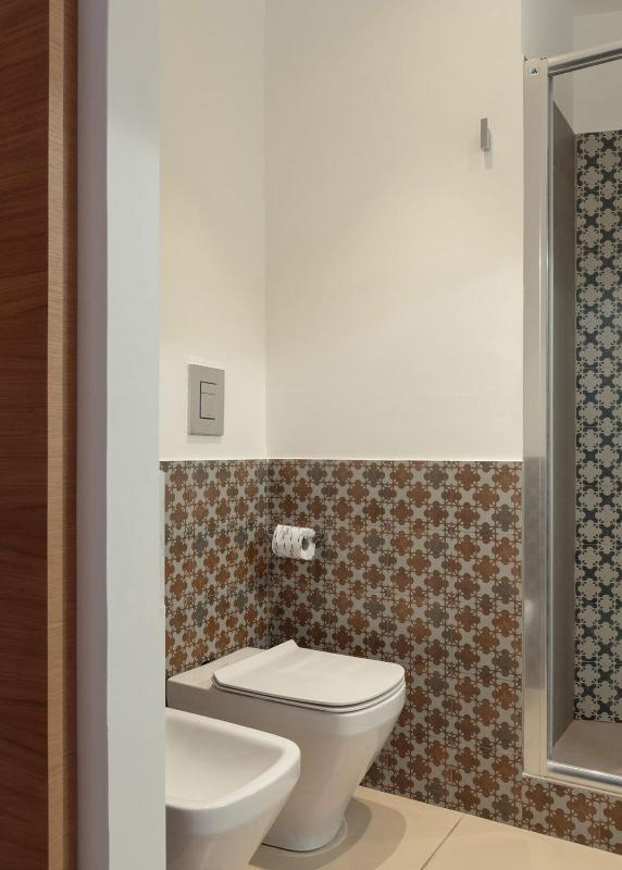 Deluxe Double Room with Balcony and Sea View image 3