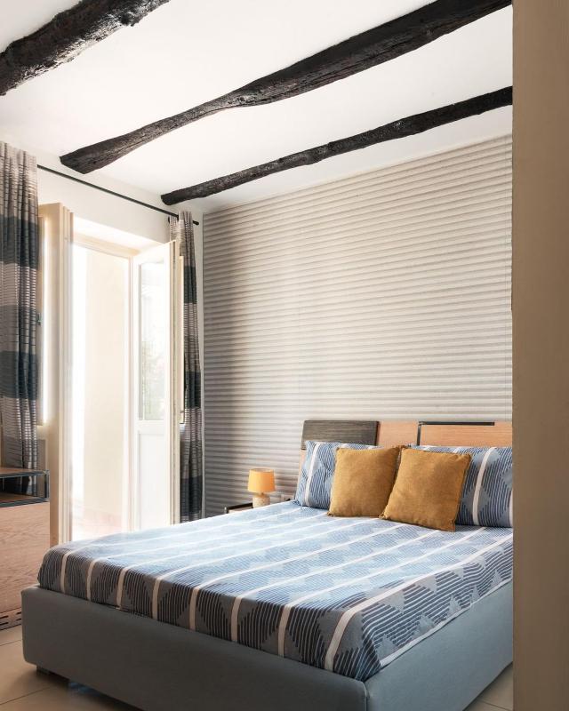 Deluxe Double Room with Balcony and Sea View image 2