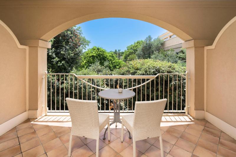 Deluxe Double or Twin Room with Terrace image 2