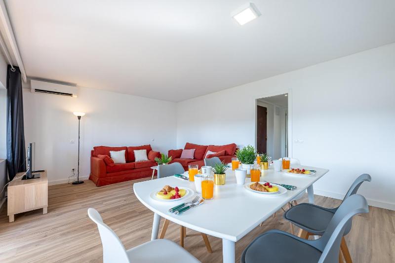 797 HOLIDAY RENTALS - Piso reformado con amplia terraza Carihue - image 25