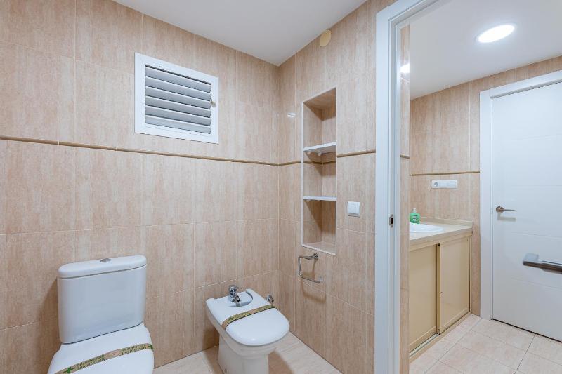797 HOLIDAY RENTALS - Piso reformado con amplia terraza Carihue - image 15