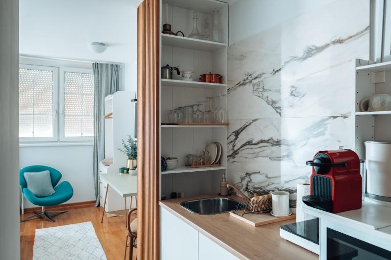 Zeus Nest Apartment - image 2