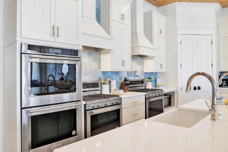 Seaside West 12 Bdrm 115 Bath Private Pools Sleeps 36 - image 34