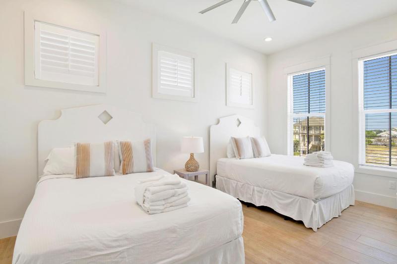 Seaside West 12 Bdrm 115 Bath Private Pools Sleeps 36 - image 30