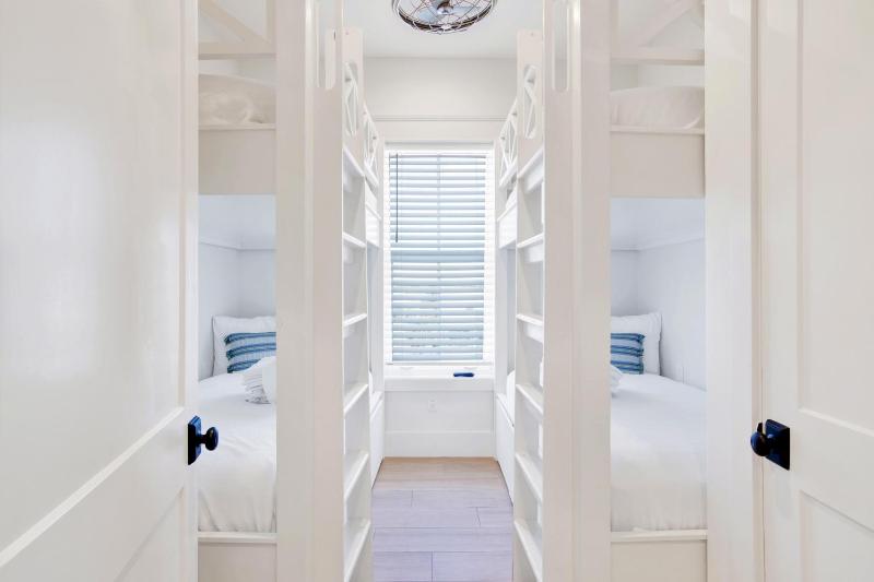 Seaside West 12 Bdrm 115 Bath Private Pools Sleeps 36 - image 29
