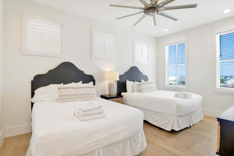 Seaside West 12 Bdrm 115 Bath Private Pools Sleeps 36 - image 28