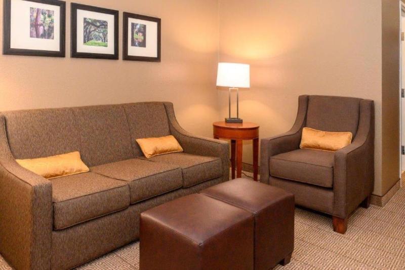 King Suite - Non-Smoking image 2