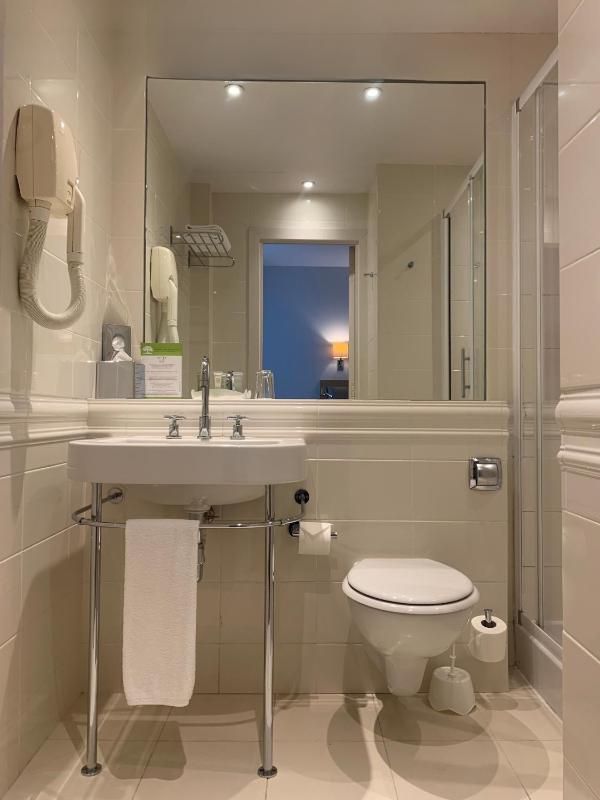 Standard Single Room image 2