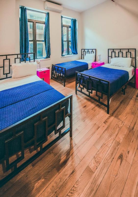Single Bed in 3-Bed Mixed Dormitory With Private Bathroom image 2