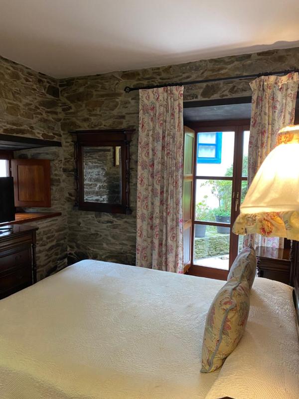 Double or Twin Room image 3